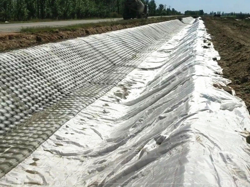 土工模袋施工案例-溝渠