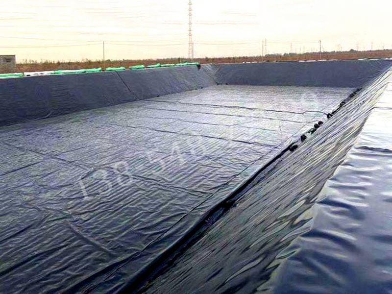 新希望項目氧化塘土工膜施工案例