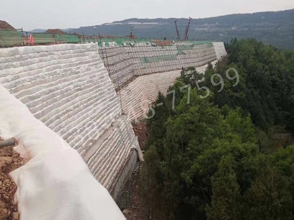 加筋濾網(wǎng)施工