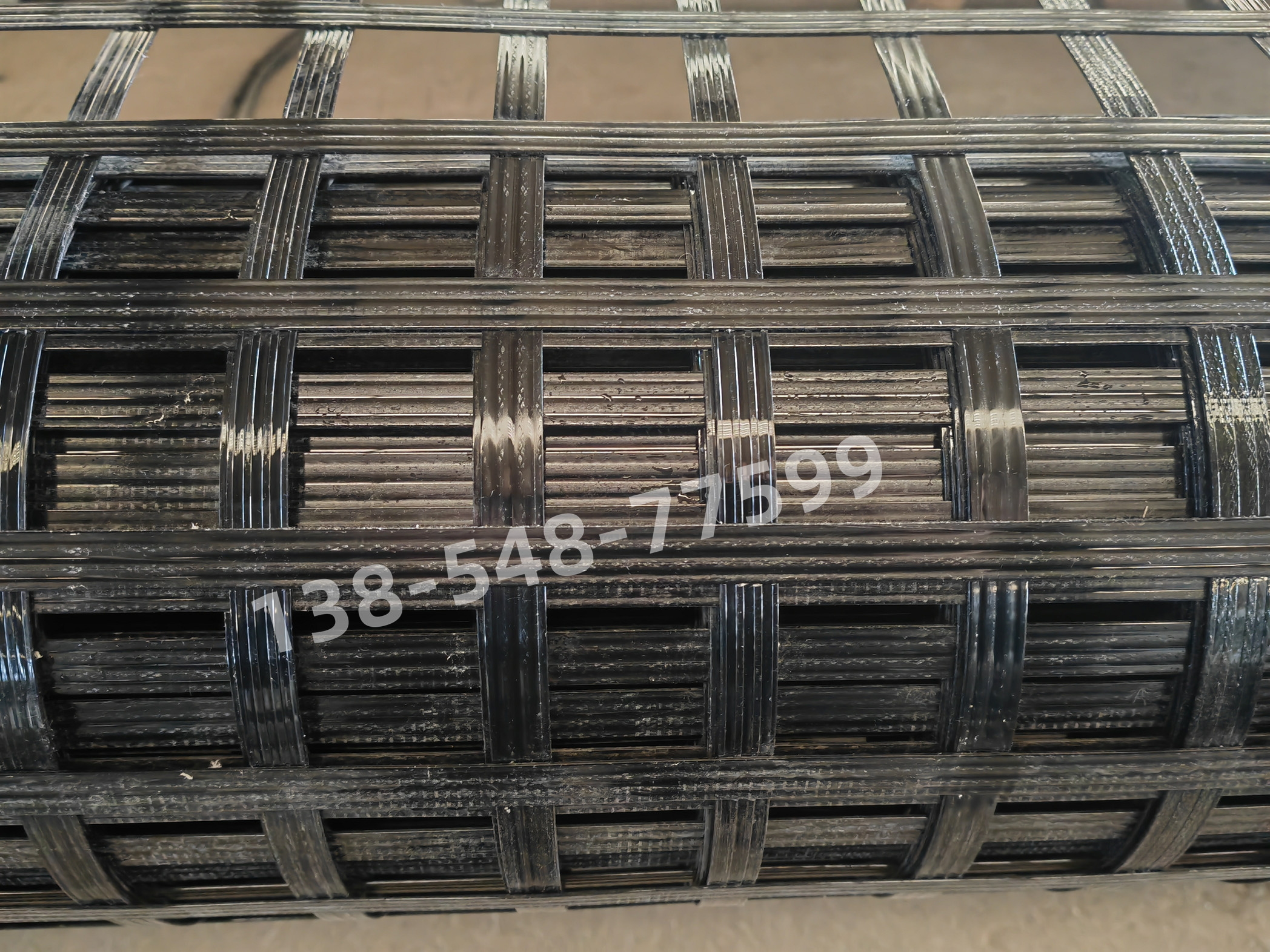 PET雙向經(jīng)編聚酯土工格柵